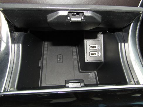 Certified 2019 Ford Edge Titanium w/ Equipment Group 301A image 44