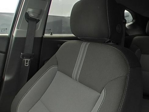 Used 2025 Chevrolet Blazer LT FWD image 9