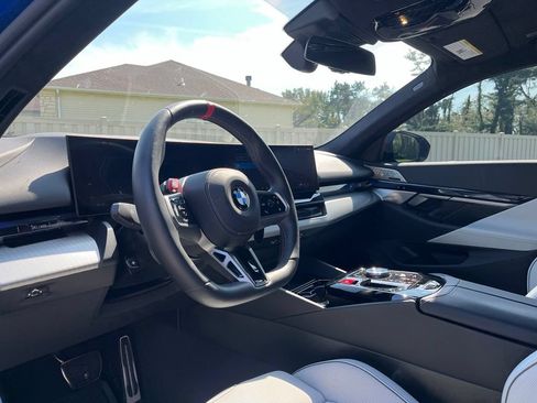 Used 2025 BMW M5 w/ Executive Package AWD/4WD image 18