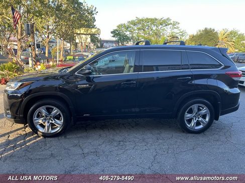 Used 2017 Toyota Highlander Limited image 6