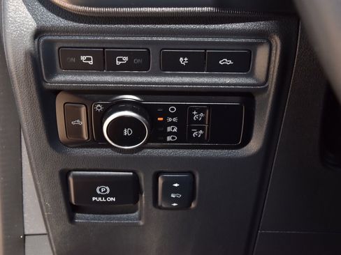 Used 2024 Ford F150 Platinum w/ Equipment Group 702A High AWD/4WD image 33