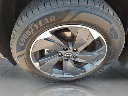 Used 2026 Nissan Rogue SV w/ Cold Weather Package FWD image 9
