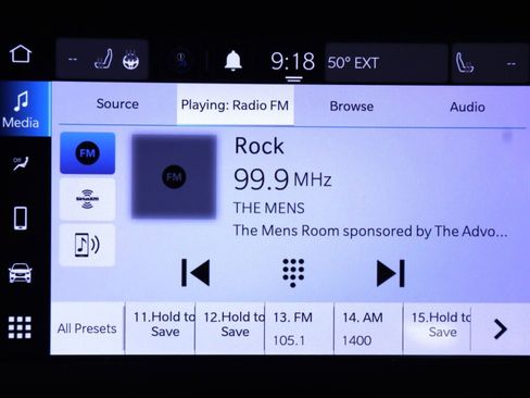 Used 2022 Chrysler Voyager LX image 16