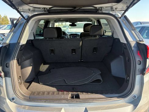 Used 2024 GMC Terrain SLE FWD image 30