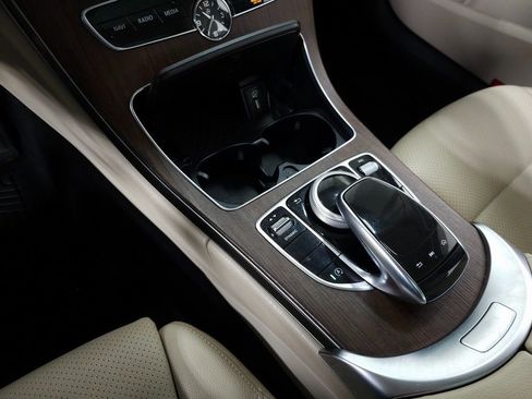 Used 2020 Mercedes-Benz C 300 4MATIC Sedan image 32