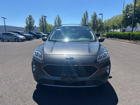 Used 2020 Ford Escape Titanium AWD/4WD image 2