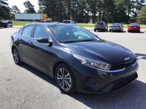 Used 2024 Kia Forte LXS FWD image 11