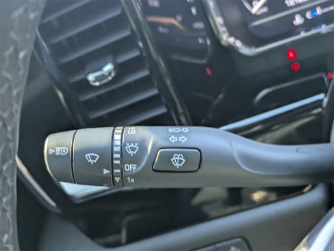 Used 2025 GMC Sierra 2500 SLT w/ SLT Convenience Package image 32