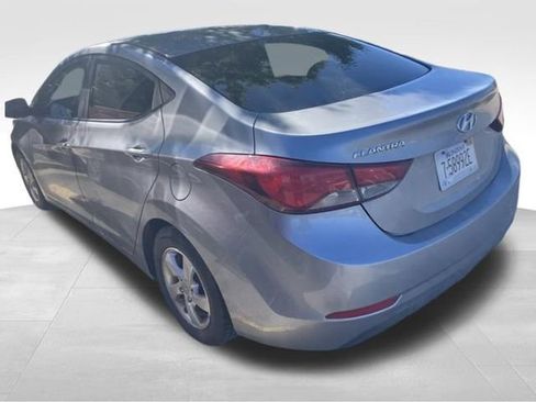 Used 2015 Hyundai Elantra SE FWD image 13