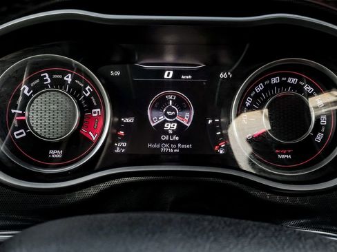 Used 2015 Dodge Challenger SRT w/ Technology Group image 16