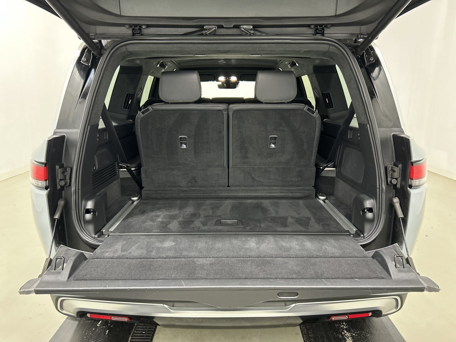 Used 2024 Rivian R1S Adventure Quad AWD/4WD image 15