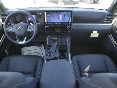 Used 2025 Lexus GX 550 w/ Cold Area Package image 21