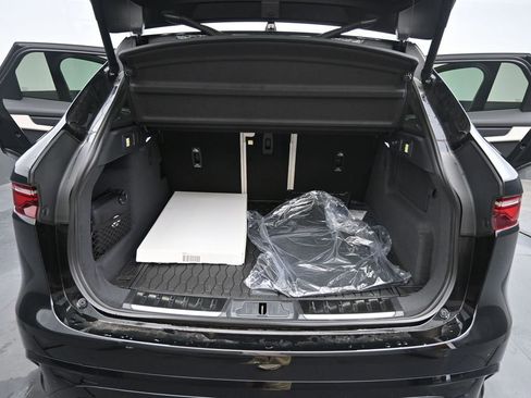 Used 2026 Jaguar F-PACE R-Dynamic S image 14
