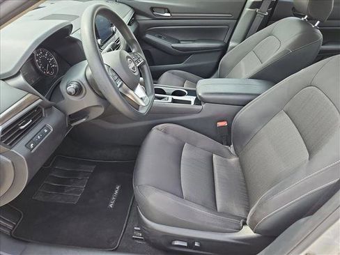 Used 2024 Nissan Altima 2.5 SV image 15