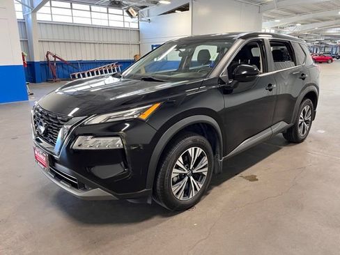 Used 2022 Nissan Rogue SV image 7