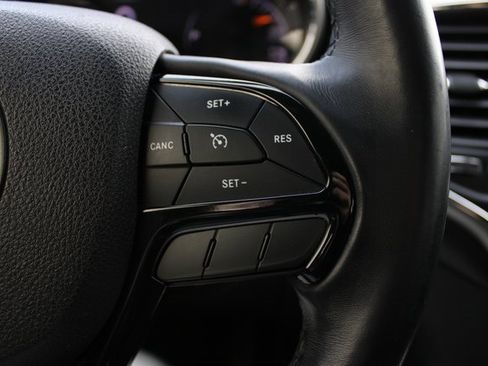 Used 2018 Jeep Grand Cherokee Laredo image 17