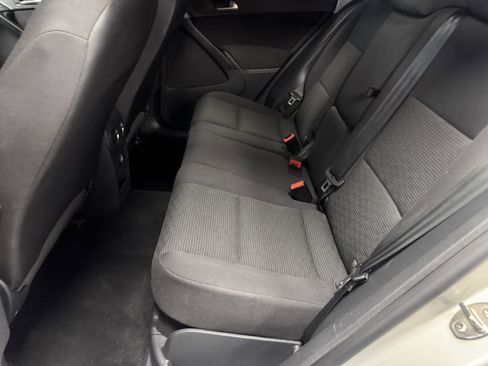 Used 2014 Volkswagen Tiguan S image 13