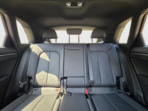 New 2025 Audi Q3 2.0T Premium image 17