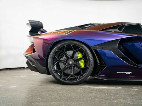 Used 2021 Lamborghini Aventador SVJ AWD/4WD image 11
