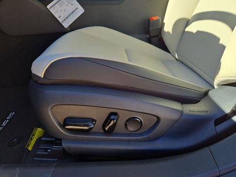 New 2025 Lexus ES 350 w/ Premium Package image 17