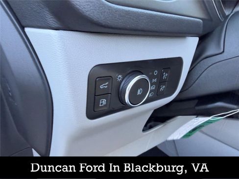 New 2026 Ford Escape PHEV w/ PHEV Premium Package image 18