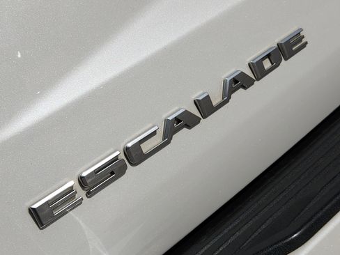 Used 2021 Cadillac Escalade Sport AWD/4WD image 12