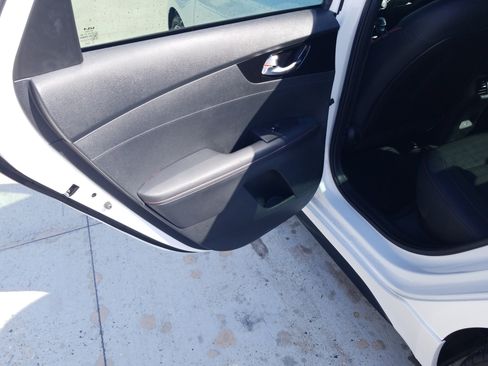 Used 2022 Kia Forte GT w/ GT Technology Package image 11