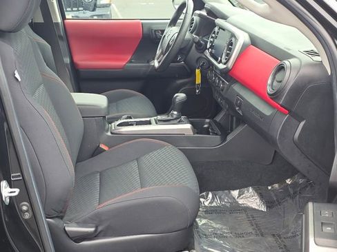Used 2022 Toyota Tacoma SR5 w/ Black Out Package (TMS) image 12