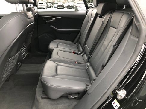 Used 2019 Audi Q8 Premium w/ Convenience Package image 33