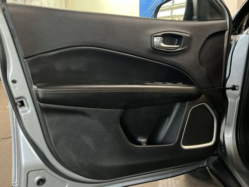 Used 2019 Jeep Compass Limited image 12