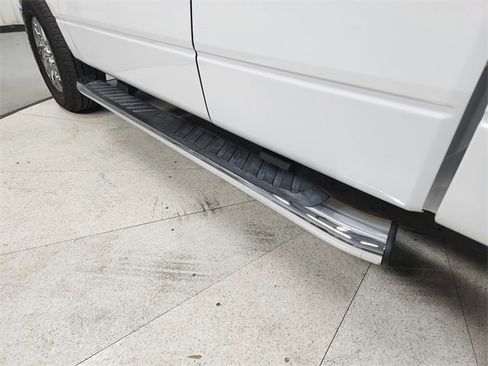 Used 2012 Ford F150 XLT w/ XLT Chrome Pkg image 46