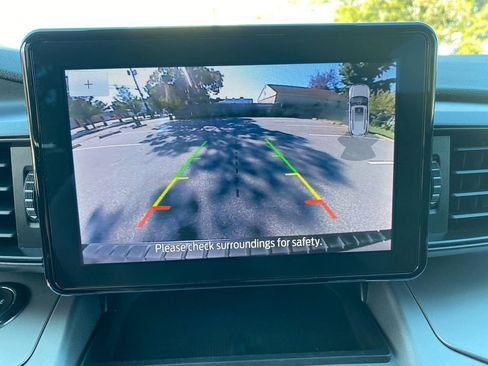 Used 2022 Ford Explorer XLT image 21