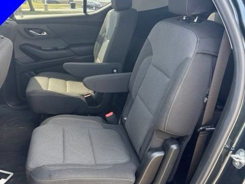 Used 2021 Chevrolet Traverse LT FWD image 28