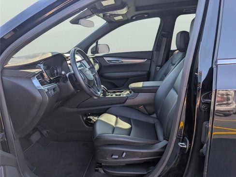 Used 2023 Cadillac XT6 Luxury image 34