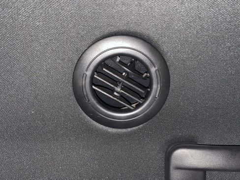 Used 2017 Dodge Grand Caravan SXT image 12