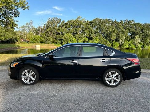 Used 2013 Nissan Altima 2.5 SV FWD image 3