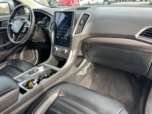 Used 2024 Ford Edge SEL image 13