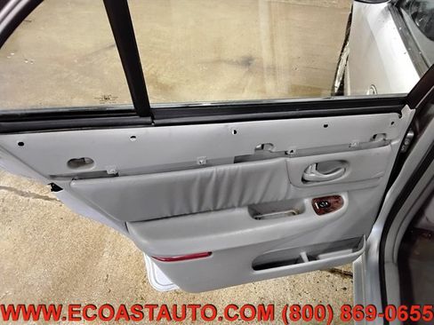 Used 2005 Buick Century Custom image 17