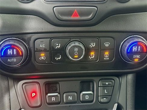 Used 2021 GMC Terrain SLT w/ Elevation Edition image 16