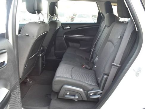Used 2016 Dodge Journey SXT w/ Comfort/Convenience Group image 28
