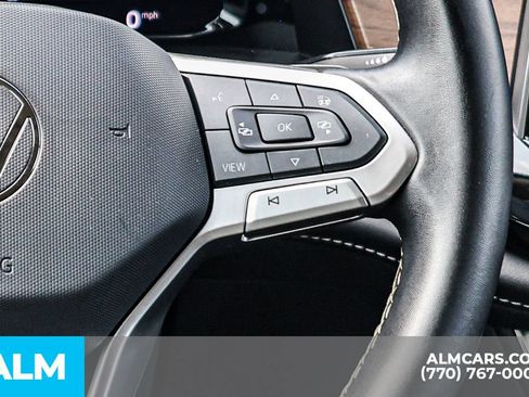 Used 2025 Volkswagen Atlas SE FWD image 37