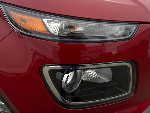 Used 2023 Hyundai Venue SE image 20