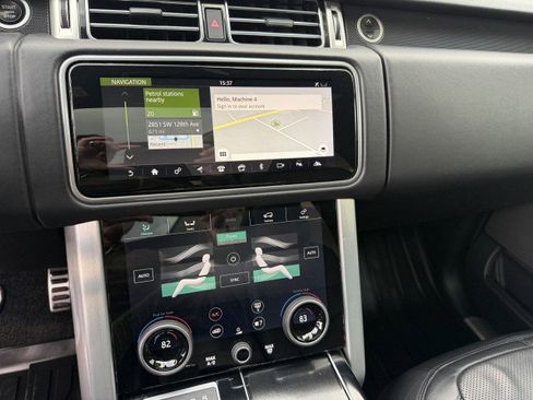 Used 2020 Land Rover Range Rover HSE image 16