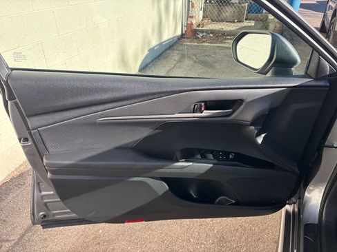 Used 2025 Toyota Camry SE image 18