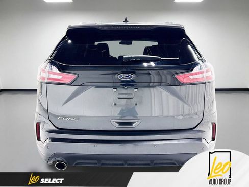 Used 2020 Ford Edge ST-Line w/ Cold Weather Package FWD image 9