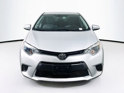 Used 2016 Toyota Corolla LE FWD image 2