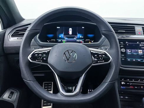 Used 2022 Volkswagen Tiguan SE R-Line image 28