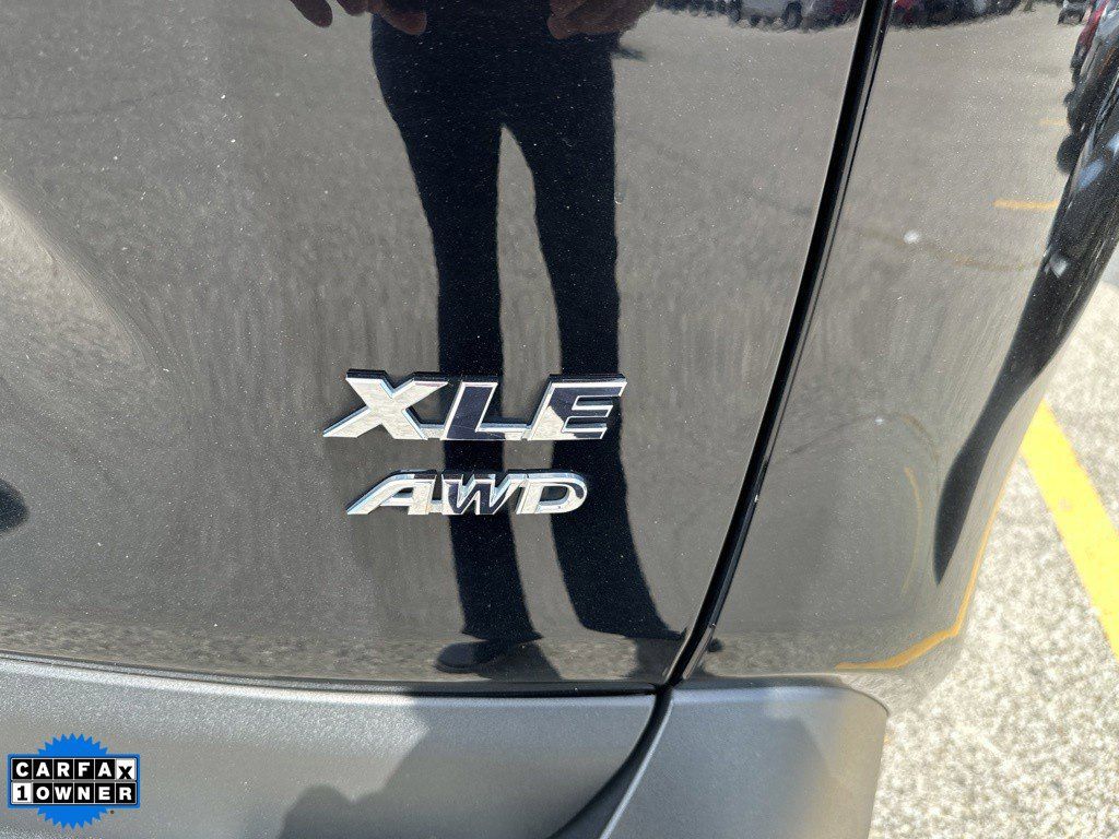 Used 2020 Toyota RAV4 XLE w/ Convenience Package AWD/4WD image 11