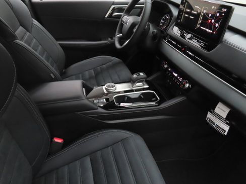 New 2026 Mitsubishi Outlander LE FWD image 25