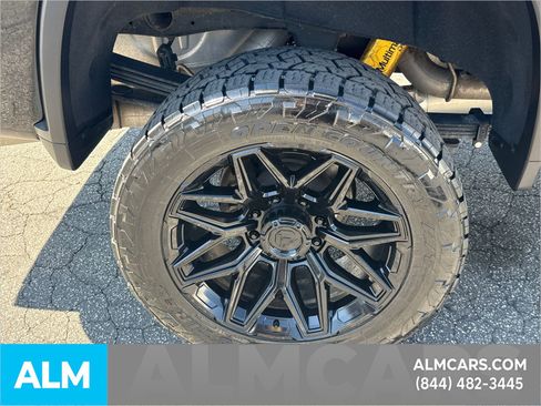 Used 2025 Chevrolet Silverado 2500 ZR2 w/ Technology Package AWD/4WD image 22